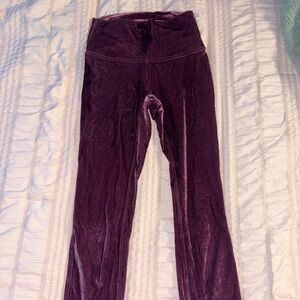 Women’s lulu lemon leggings in Purple velvet